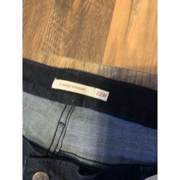 Levis Women's Classic Straight Fit Mid Rise Dark Wash Denim Jeans Size 22W M‎ - Picture 5 of 9